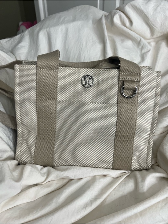 lululemon athletica Handbags - lululemon athletica beige canvas tote with tan straps
